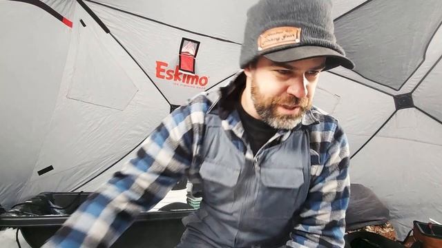 Ice Fishing: Unveiling the Secret to Locating Walleye смотреть онлайн