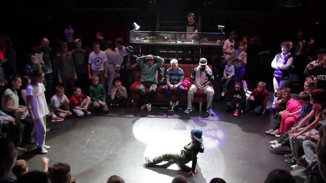 FUNK YOU BATTLE | 19.09.2015 | ИЖЕВСК | BREAKING KIDS 1/4 смотреть онлайн