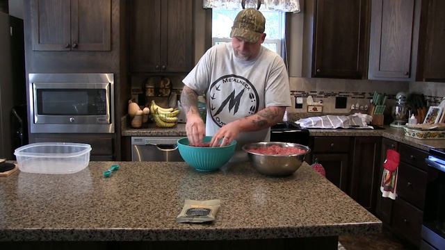 Making Venison Sausage (Metalneck Style) смотреть онлайн