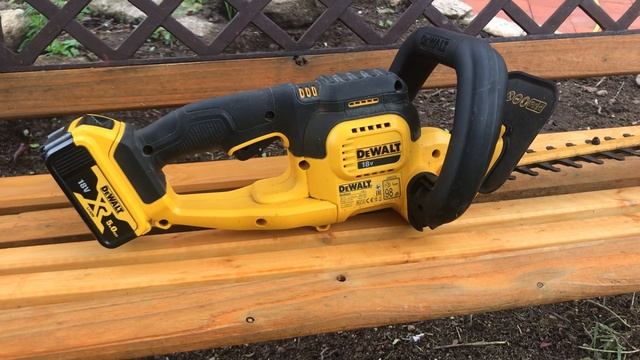 DEWALT DCM563 18v taille haie sans fil #dewalt @dewalttv смотреть онлайн