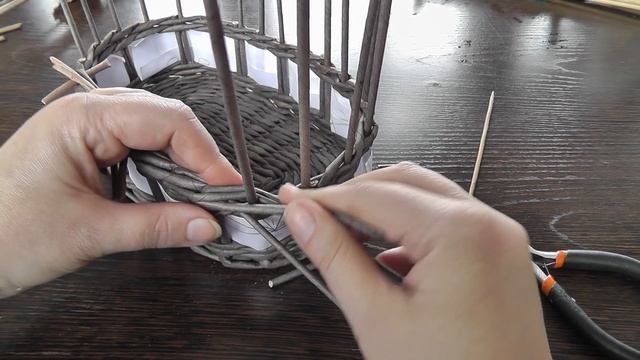 Загибка РОЗГА со вспомогательными трубочками. Плетение из газет смотреть онлайн