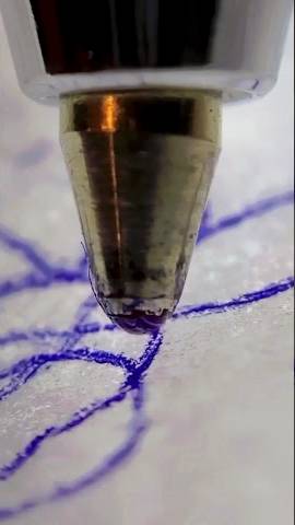 Ballpoint pen drawing on paper #shorts смотреть онлайн