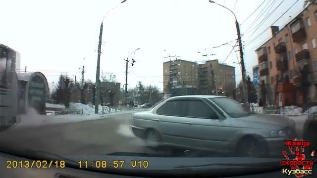 15.11.2016 Красноярск. Не убедился в маневре смотреть онлайн