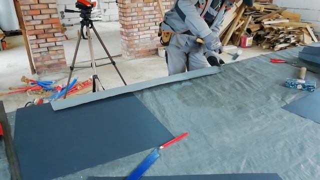 Надстенный жёлоб. Лоток на двойной фальц в цеху. смотреть онлайн