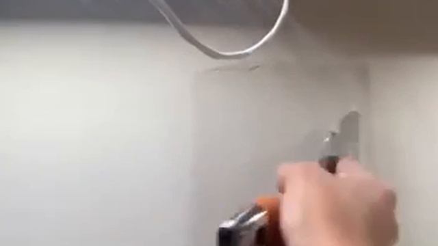 Как заделать дыру в стене смотреть онлайн