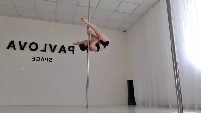 ТОП 5 ПЕРЕХВАТОВ НА ПИЛОНЕ / POLE SPORT смотреть онлайн