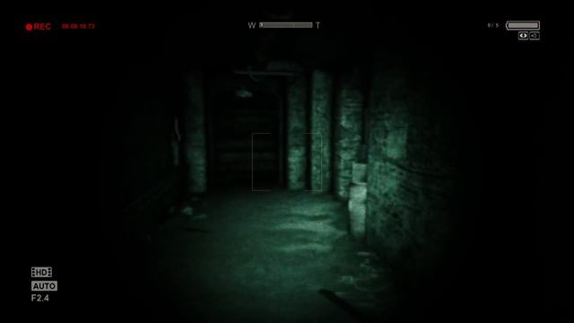 It's getting KINDA scary in OUTLAST смотреть онлайн