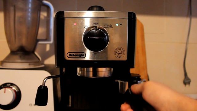 DeLonghi EC 156.B - полный обзор смотреть онлайн