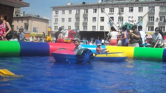Ulsiin ih delguuriin urd, huuhdiin bayaraar 2010 смотреть онлайн