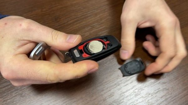Замена батарейки в ключе AUDI A6, Q5, Q7, Q8. audi key battery change, replacement after 2018