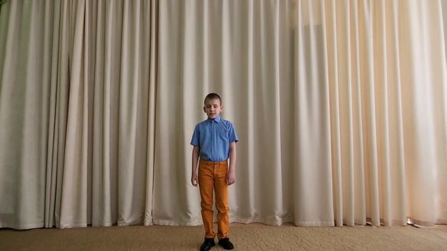 Денис Тёркин. Музыка В. Шаинского, слова С. Козлова "Облака, белогривые лошадки". смотреть онлайн