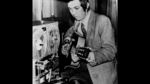 "Комиссионный решили брать" - поет  А.Северный