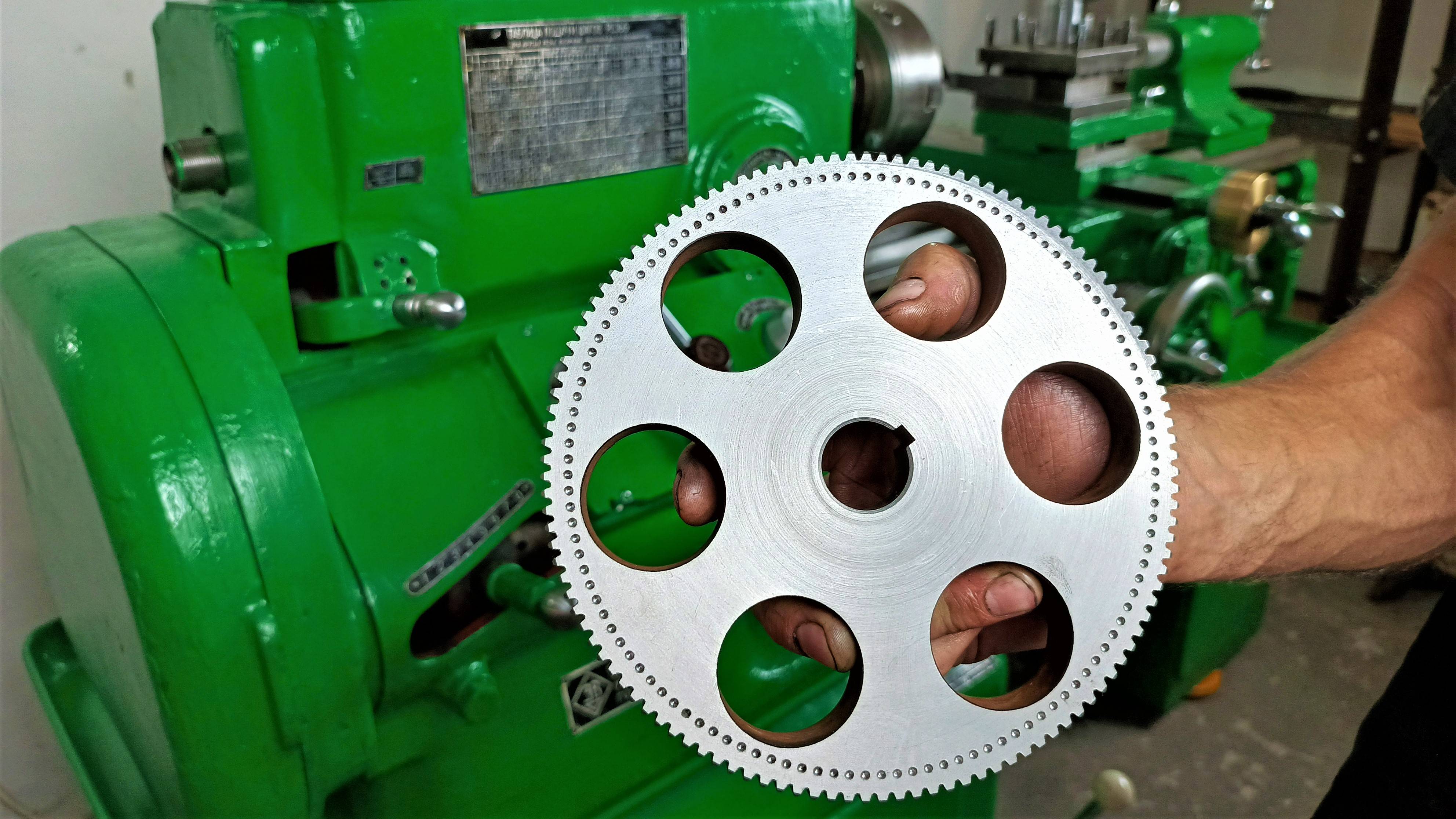 Изготовление шестерни для станка из гаража смотреть онлайн