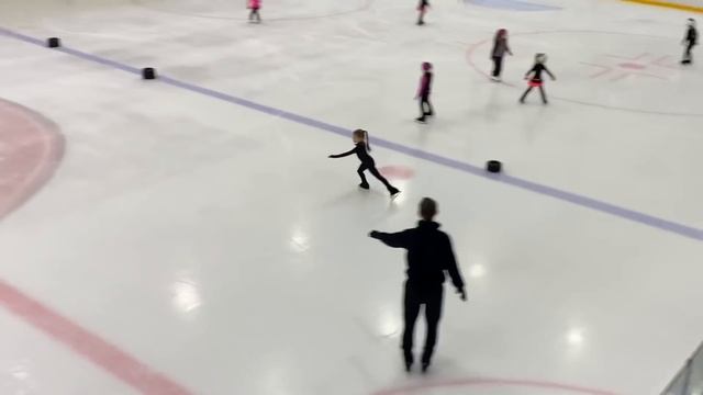 Фигурное катание! Тренировка на льду! Не самый веселый процесс, а бесконечная, точечная работа! смотреть онлайн