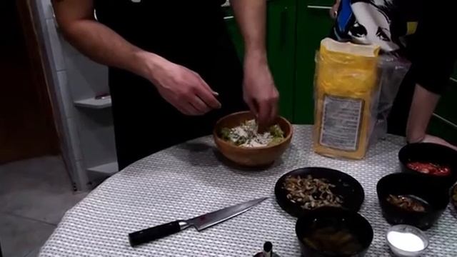Оладьи из кабачков, картофельные драники и зразы картофельные с грибами. смотреть онлайн