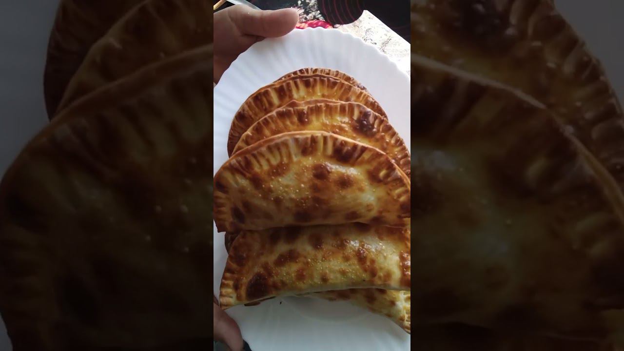 Готовим вкусный обед! Чебуреки, супчик и компот!