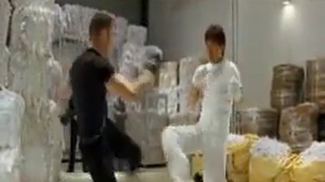 Джеки чан и хард басс смотреть онлайн