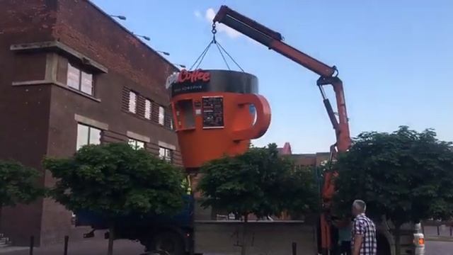 В Калининграде снесли кофейню-кружку возле ТЦ "Эпицентр" смотреть онлайн