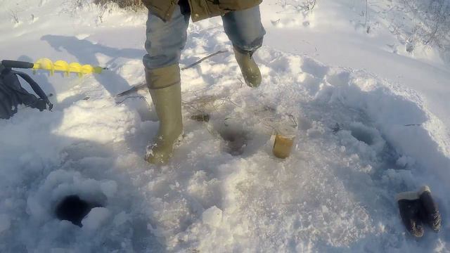 Рыбалка.-28, в этой реке нет сегодня налима...поеду на другую реку. смотреть онлайн