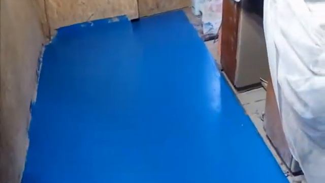 2 часть, покраска пола эпоксидной краской, + новые доски на яма, видео перед завозом станков. смотреть онлайн