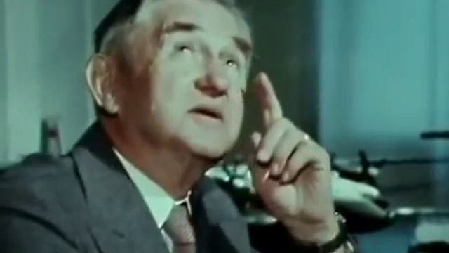 В небе и на земле Десять лет из жизни Валерия Чкалова смотреть онлайн