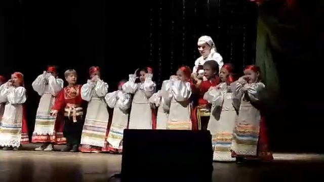 Фольклорный коллектив "Родничок", группа "Капелька". "Как у Дуни Дунюшки" смотреть онлайн