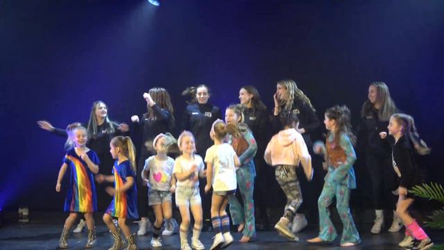 Met z’n allen | RKDOS Dance factor 2022 | Categorie 1 | 5 - 8 jaar смотреть онлайн