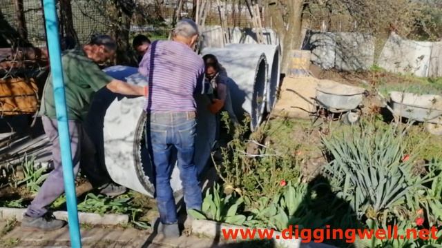 Летний вариант сливной ямы для дачного участка. Сливная яма под туалет и рукомойник. смотреть онлайн