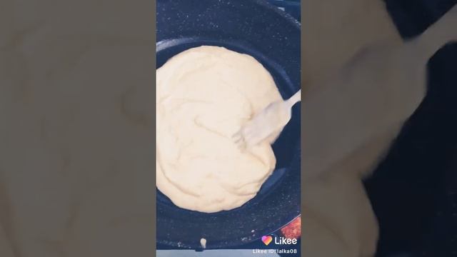 Как в домашних условиях приготовить пиццу.Получается очень вкусно,советую. смотреть онлайн