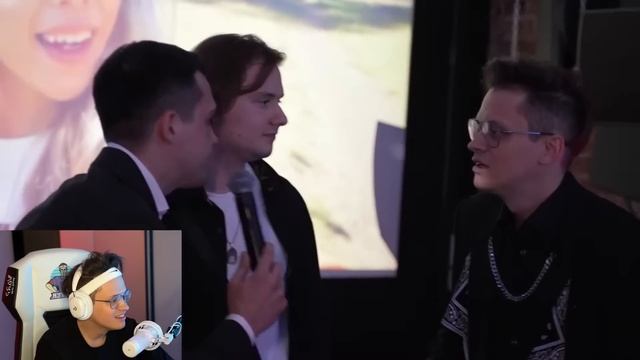 БУСТЕР СМОТРИТ ВЛОГ ДИЛАРЫ: Мне ПОДАРИЛИ МАШИНУ на День Рождения? смотреть онлайн