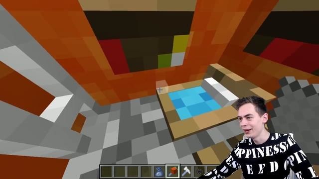 ЧЕЛЛЕДЖ ДОМ В ОДИН БЛОК В МАЙНКРАФТ ЛАВА ПРОТИВ ВОДЫ смотреть онлайн