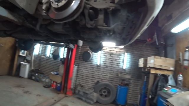 LC150 2.7 2012г.в. 160000км. Замена передних нижних рычагов