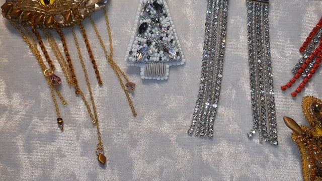 обзор зимних брошей ekor_jewelry, в том числе с изображением Дракона - символа 2024 года смотреть онлайн