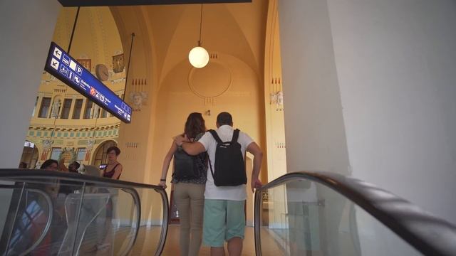 Czech Republic, Praha hlavní nádraží railway station, 10X escalator, 1X elevator смотреть онлайн