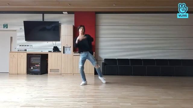 [ENG/RUS SUBS] Stray Kids Hyunjin V Live Dance Practice