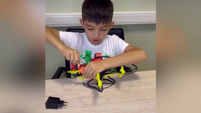 Квадрокоптер AIRBLUST смотреть онлайн