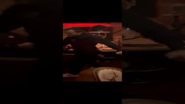 Зелёная собака Moscow Never Sleep ???? #Москва #красавец #neversleep #собака#зелёная #хит #дэнс