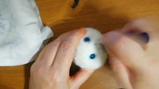 Игрушка из шерсти. Голубая Коровка. Мастер класс по валянию. Часть 1-я / #фелтинг #сухоеваляние смотреть онлайн