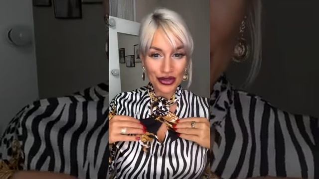 Завяжем элегантно блузку с бантом.