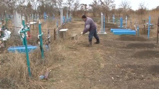 В г Слободзея ведутся работы по благоустройству кладбищ смотреть онлайн