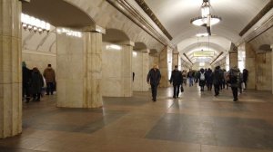 Курская. Кольцевая линия метро. 07.12.2022 год. Москва.