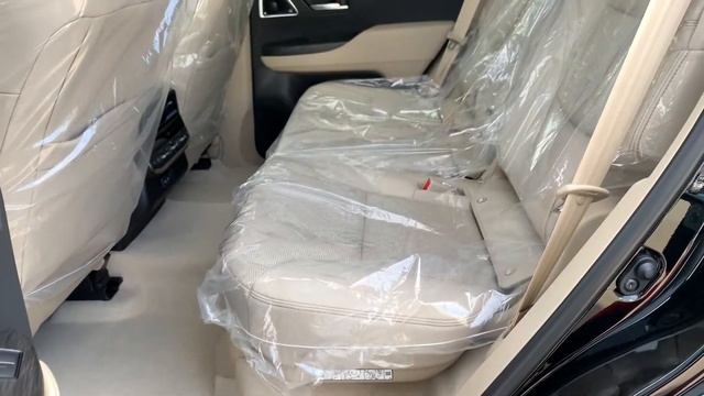 TOYOTA LAND CRUISER 300 2021 beige interior смотреть онлайн