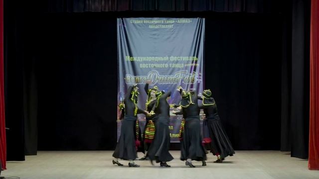 Ачарули. Аджарский танец. исполняет сеньорская группа к-ва 'Азиза" рук. Пищальникова Елена смотреть онлайн