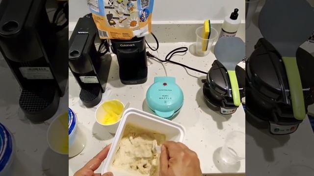 Nostalgia MyMini Waffle Maker Review смотреть онлайн