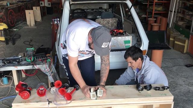 Самый громкий гудок в автомобиле))  Часть 2! Вряд ли заключительная)