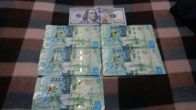 БАНКНОТЫ: 1 по 100$ и 5 по 2000 ТЕНГЕ №-ом серии на байковой поверхности 5 Января - ДЕНЕЖНЫЙ ПОТОК смотреть онлайн