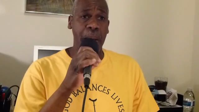 Kenneth Anderson singing National Anthem - jazzy style смотреть онлайн