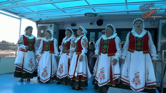 Мелодии и ритмы Полесья. Ансамбль народной песни "Рябинушки" смотреть онлайн