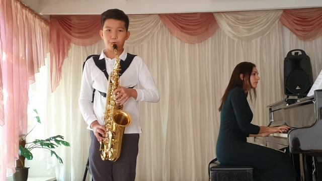 А.Бородин "Половецкие пляски" исполняет Коспенбетов Батырхан (саксофон), 10 лет смотреть онлайн
