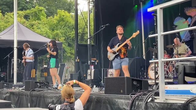 Here & There @MassMoca (Courtney Barnett, Dacus, Webster, The Beths, Rose, Strange, Hana Vu) 8/13/2 смотреть онлайн